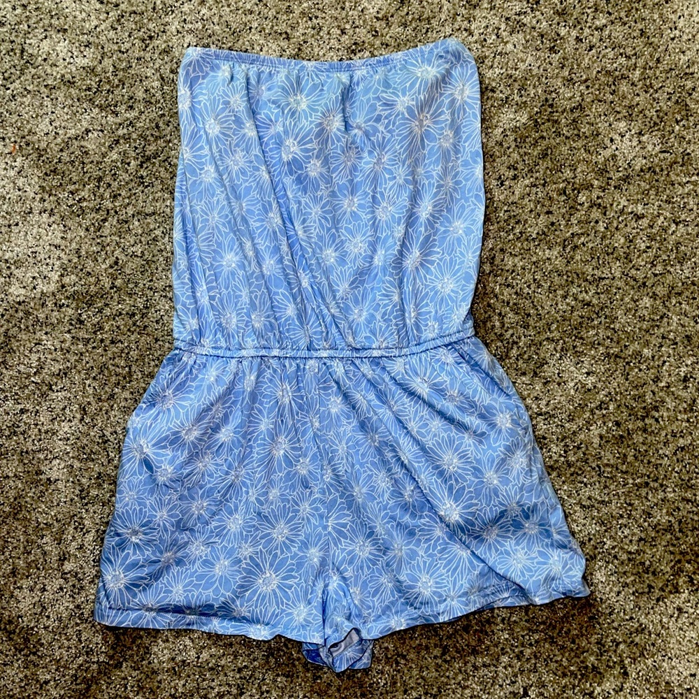 FOREVER 21 STRAPLESS ROMPER